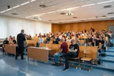 Fakulta filozofická přivítala své absolventky a absolventy po 25 letech od založení