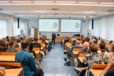 Fakulta filozofická přivítala své absolventky a absolventy po 25 letech od založení