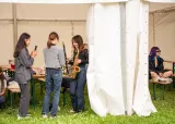 Fakulta filozofická přivítala své absolventky a absolventy po 25 letech od založení