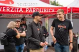 Fakulta filozofická přivítala své absolventky a absolventy po 25 letech od založení