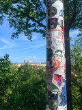 Samolepková výzva: Nalep, vyfoť, označ nás