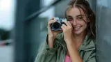 portrait-young-person-holding-camera-device-world-photography-day-1b-kopie1406600142626.jpg